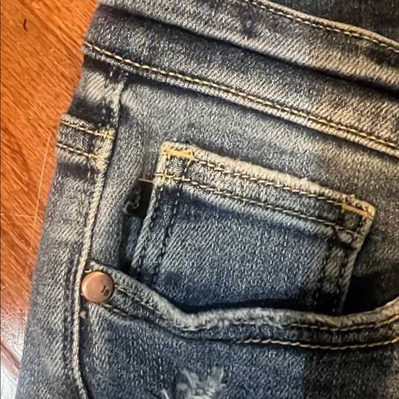 Judy Blue Distressed Shorts Size Medium - Picture 4 of 6